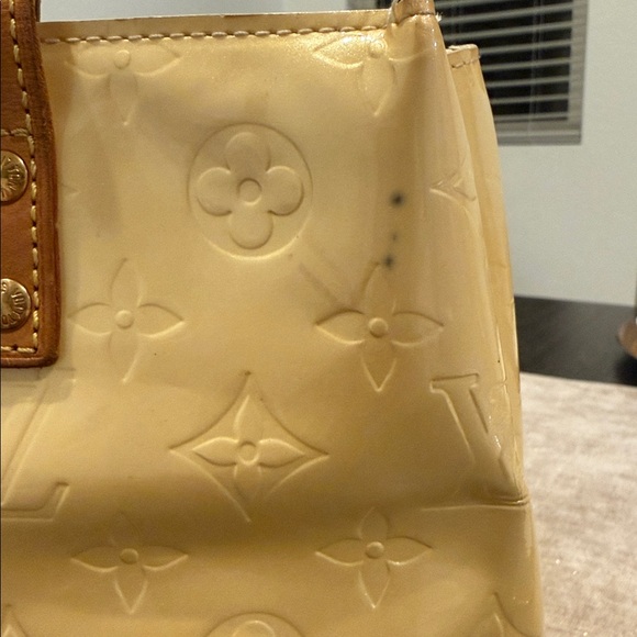 Louis Vuitton Monogram Vernis Reade PM - Picture 9 of 16